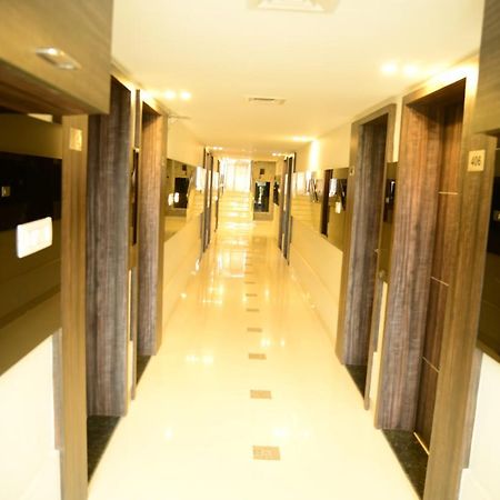 Miles Inn Hotel ハッサン エクステリア 写真